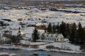 aunt-uncles-house-in-snow-2015-aunt-heather-piper