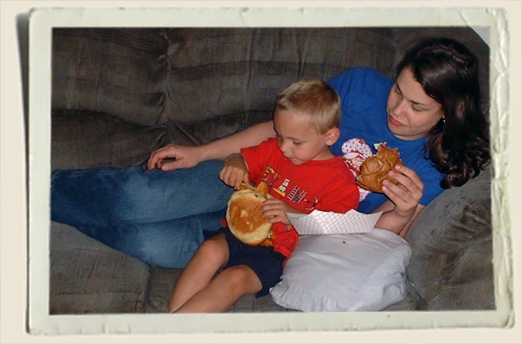 Kyle-eating-with-Aunt-Heather-Piper Kyle eating with Aunt Heather Piper