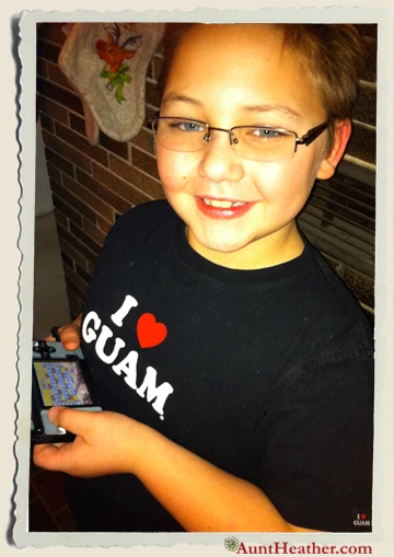Klye-playing-Nintendo-DS-Aunt-Heather-Piper Klye-playing-Nintendo-DS-Aunt-Heather-Piper