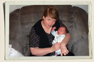 mom-&-Kyle-8-12-01-Aunt-Heather-Piper