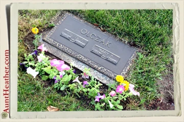 Uncle-Walter-&-Aunt-Mary-Headstone-2013-Aunt-Heather-Piper