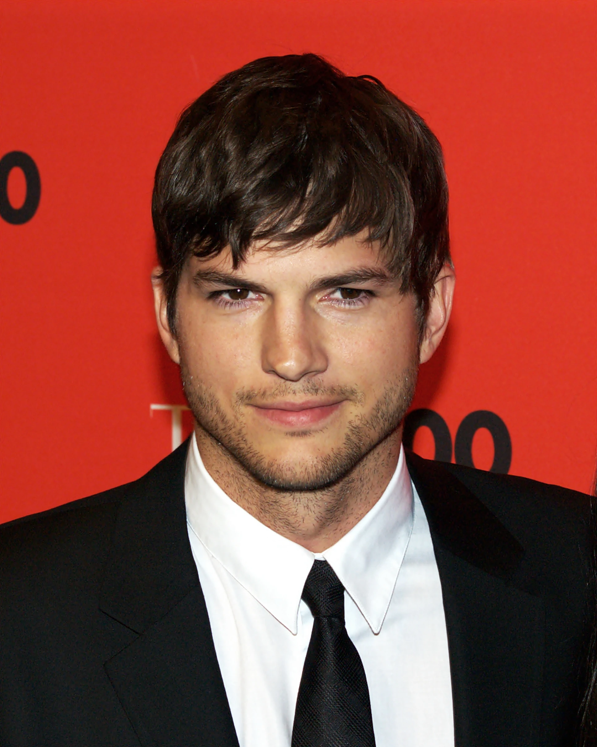 Ashton_Kutcher_by_David_Shankbone Aunt Heather Piper