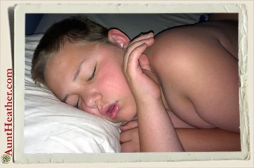 Kyle-sleeping-6-9-12-Aunt-Heather-Piper