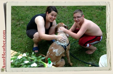 Kyle-&-Aunt-Heather-Piper-washing-Avery-6-28-14