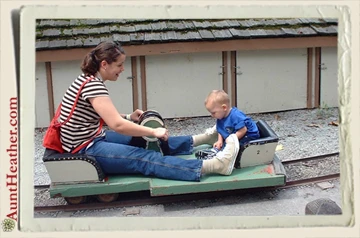 Kyle-&-Aunt-Heather-Piper-Idlewild-Park-Gutchess-Picnic-2003