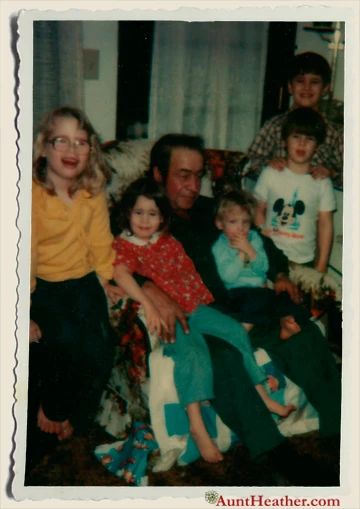 Piper-Cousins-around-Pap-Aunt-Heather-Piper