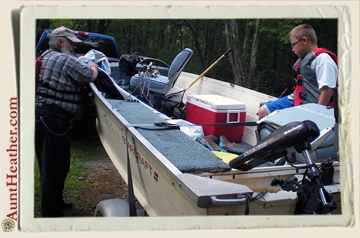 Dad-Kyle-in-Boat-8-20-2010-Aunt-Heather-Piper