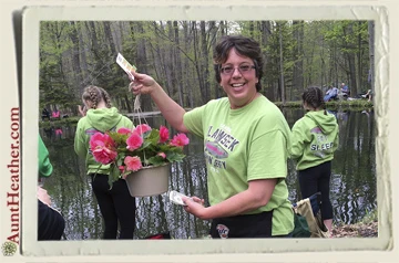 Lori Raffling off flowers Planinsek Fishing Derby 5-7-16 Aunt Heather Piper